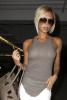 victoria-beckham_de_compras1.jpg